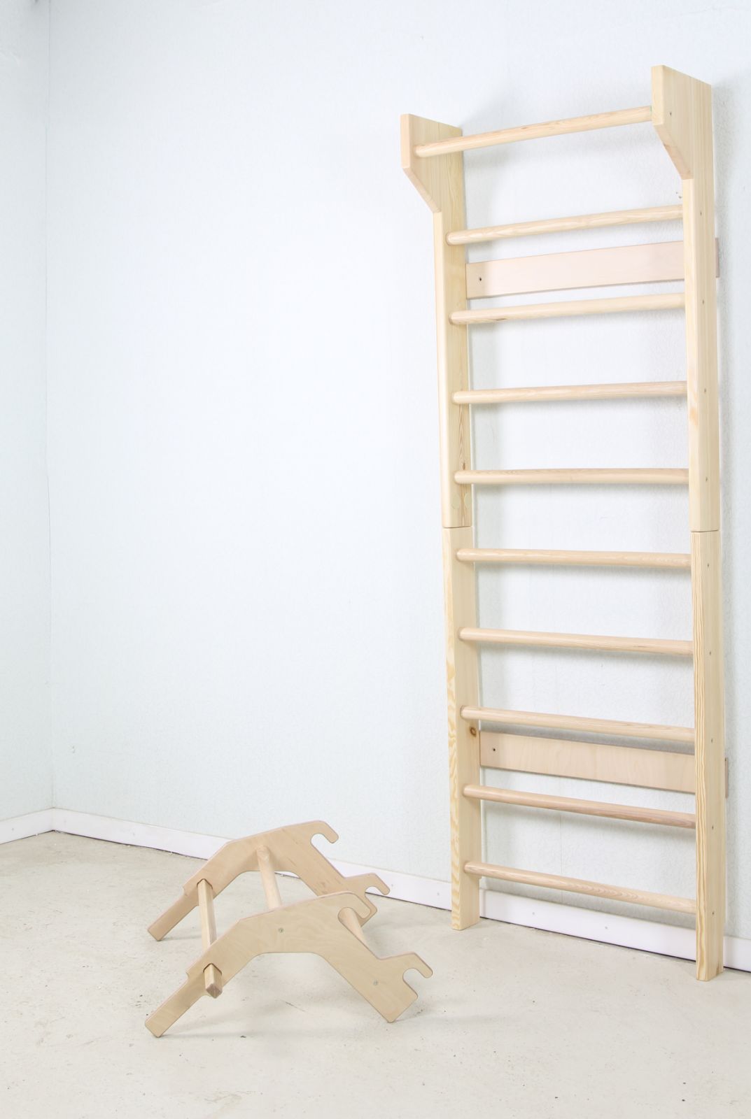 All-in-One Wooden Stall Bar