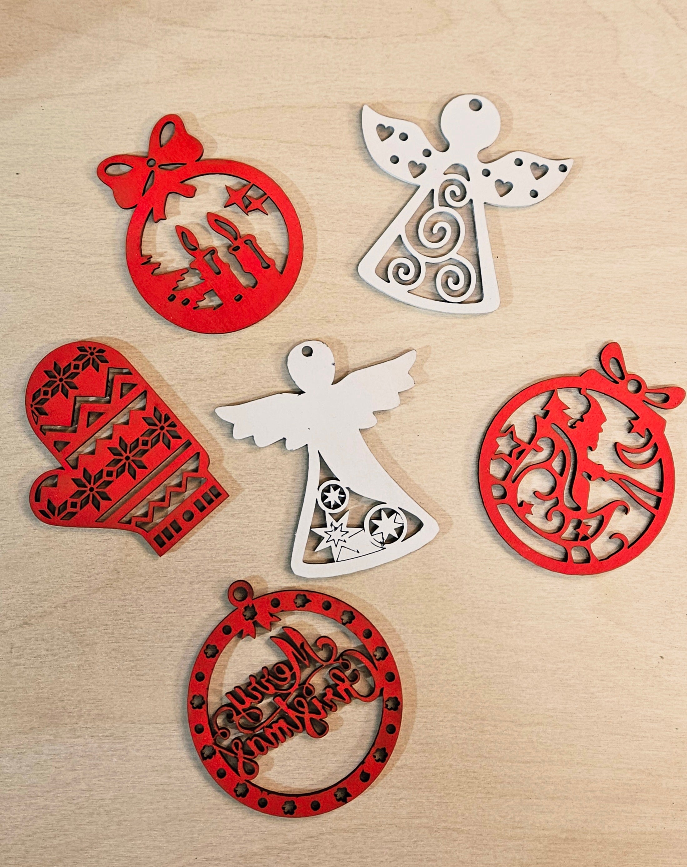 Set of Christmas ornaments with box