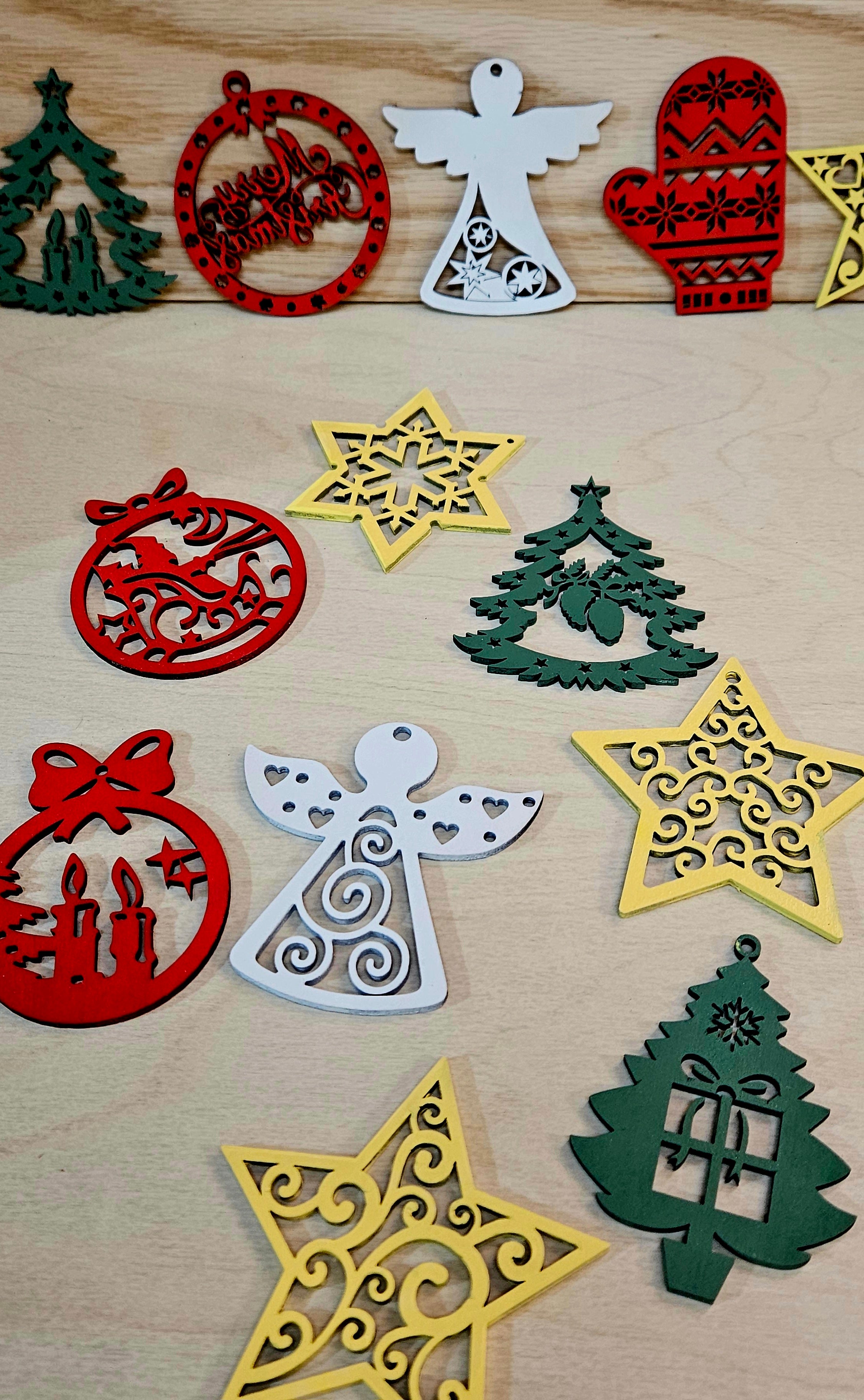 Set of Christmas ornaments with box