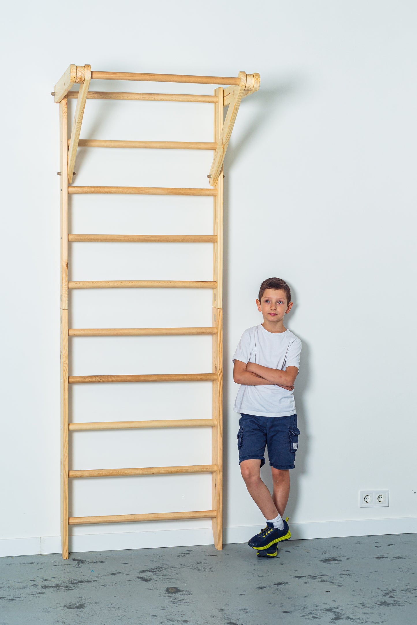 Wooden Ladder with fixed pull-up bar for kids and adults - Stall Bars for home exercises