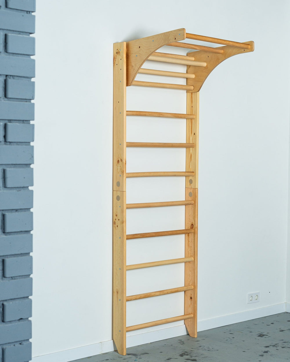 Swedish Sport Ladder with Adjustable Pullup bar | CleverWood